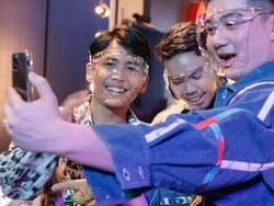 Gaya Stylish Chef Arnold hingga Bintang Emon di Virtual Fashion Show