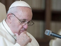 Akun Medsos Paus Fransiskus Klik Like Foto Model, Vatikan Menyelidiki