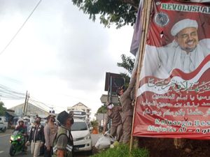 Respons Keras Laskar FPI Cianjur soal Penurunan Spanduk-Baliho Habib Rizieq Respons Keras Laskar FPI Cianjur soal Penurunan Spanduk-Baliho Habib Rizieq