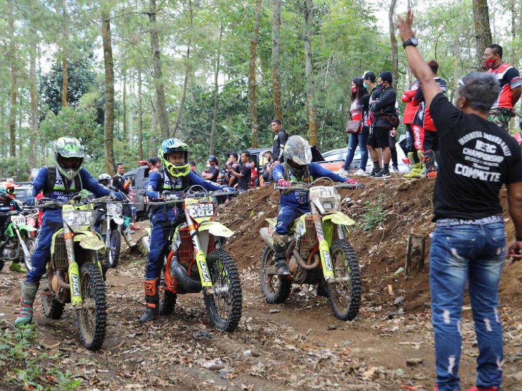Rally DuraCore IERC Hari Pertama, Ada Peserta Sempat Tersesat Rally DuraCore IERC Hari Pertama, Ada Peserta Sempat Tersesat