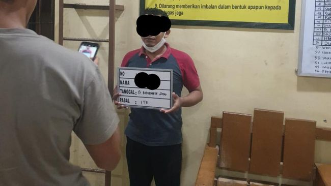 Ini Motif Eks Ketua FPI di Aceh Posting 'Polisi Siap Bunuh Rakyat' di FB Ini Motif Eks Ketua FPI di Aceh Posting 'Polisi Siap Bunuh Rakyat' di FB