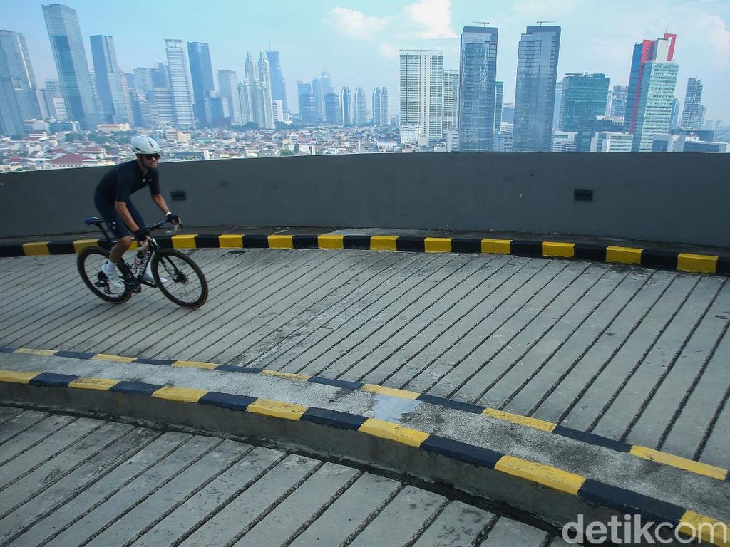 Tanjakan 13, Trek Sepeda Sepanjang 1 Km di Mall Kuningan City Tanjakan 13, Trek Sepeda Sepanjang 1 Km di Mall Kuningan City