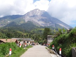 BPBD: Guguran Lava Gunung Merapi Meningkat, 700 Orang di Boyolali Ngungsi