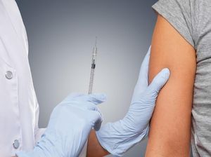 Segera Lapor Jika Alami Gejala Tidak Biasa Setelah Imunisasi