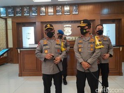 Serah Terima Jabatan Kapolda Jatim dari Irjen Fadil ke Nico Afinta