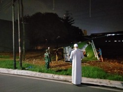 Pangdam Jaya: Masyarakat FPI juga Ikut Copot Baliho Habib Rizieq