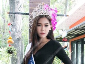 8 Foto Ratu Kecantikan yang Dulu Viral karena Sujud di Kaki Ibu Pemulung