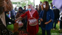 Sebagai informasi, Ricky Yacobi meninggal pada Sabtu (21/11/2020) pagi WIB. Dia diduga mengalami serangan jantung saat sedang bermain sepakbola bersama beberapa mantan pemain asal Meda di Lapangan ABC, Senayan, Jakarta Pusat.
