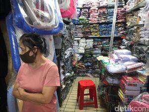 Jualan Seragam Tak Laku, Tagihan Sewa Pasar dan Listrik Tetap Menunggu Jualan Seragam Tak Laku, Tagihan Sewa Pasar dan Listrik Tetap Menunggu