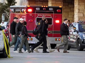 8 Orang Terluka dalam Penembakan di Mal AS, Pelaku Masih Diburu