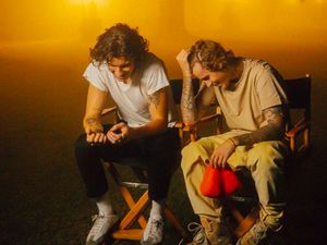 Shawn Mendes Duet Bareng Justin Bieber, Ini Lirik Lagu Monster Shawn Mendes Duet Bareng Justin Bieber, Ini Lirik Lagu Monster