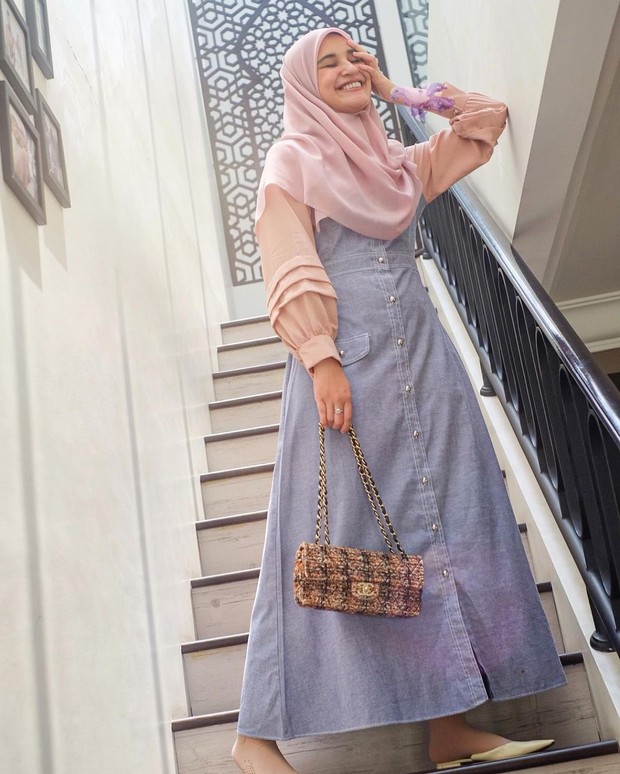 Shireen Sungkar menyukai gaya feminin. Sumber: Instagram @shireensungkar Shireen Sungkar