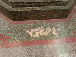 Penampakan Inskripsi Masjid Menara Kudus yang Tersingkap Gegara Corona