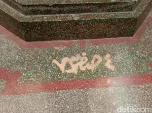 Penampakan Inskripsi Masjid Menara Kudus yang Tersingkap Gegara Corona Penampakan Inskripsi Masjid Menara Kudus yang Tersingkap Gegara Corona