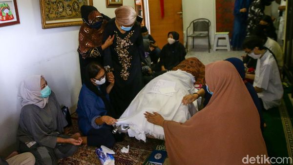 Terkini! Suasana Rumah Duka Ricky Yacobi