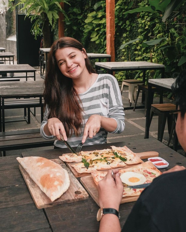 Astep bistro merupakan usaha restoran sarah kiehl/instagram.com/astepbistro