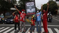 Ricky Yacobi meninggal dunia ketika bermain sepakbola di Lapangan Senayan, Jakarta, Sabtu (21/11/2020).