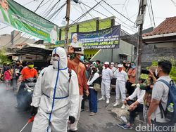 Laskar FPI Jaga Ketat Rumah HRS dari Penyemprotan Disinfektan, Ada Apa?