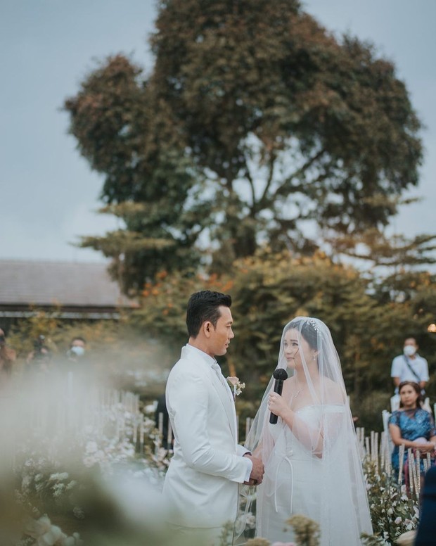 Indigosixphotowork/Instagram.com Konsep pernikahan Deni dan Olivia