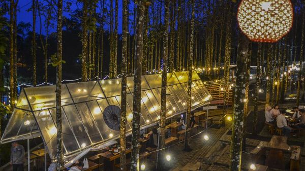 Menikmati Akhir Pekan di Jati Sewu Cibungbang Ciamis