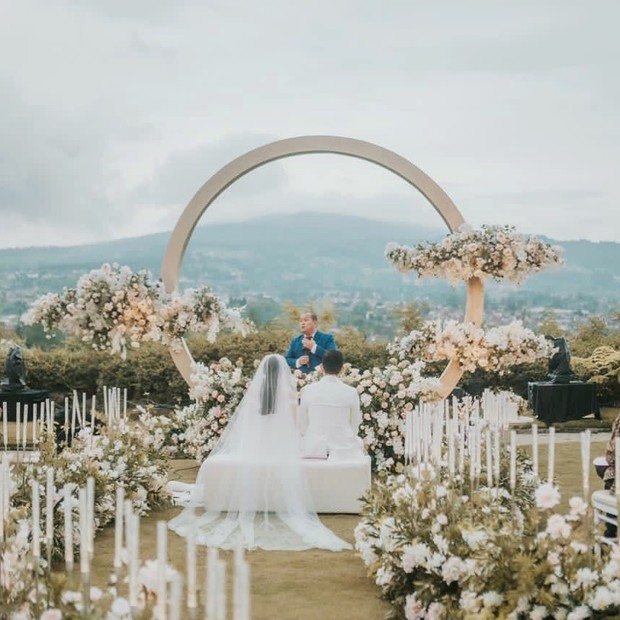 Oliviaallan/instagram.com Konsep pernikahan Deni dan Olivia