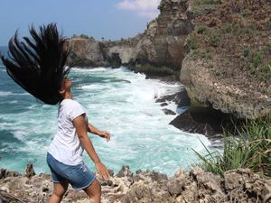 Pantai Ngedan di Yogya yang Bikin Edan!