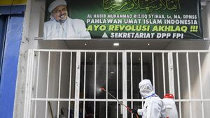 Petamburan Disemprot Disinfektan Imbas Kerumunan Massa Habib Rizieq