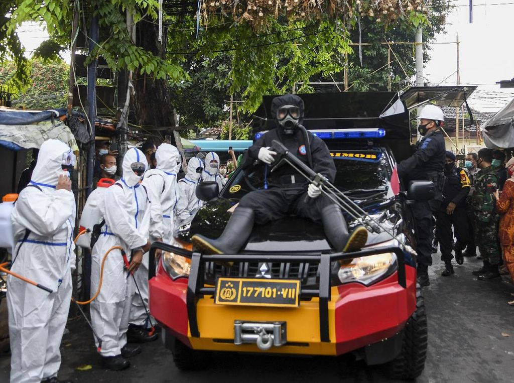 Dengar Habib Rizieq Sakit, Polisi Datang Tawarkan Bantuan Dengar Habib Rizieq Sakit, Polisi Datang Tawarkan Bantuan