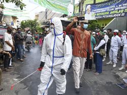 Kala Ketatnya Penjagaan Rumah Habib Rizieq Munculkan Tanda Tanya