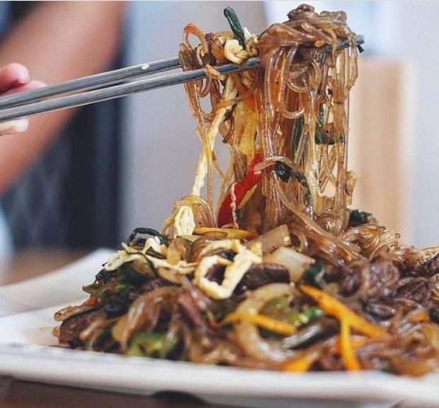 Source: instagram.com/noodleking_ Japchae makanan korea yang mirip bihun atau soun