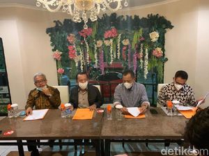 Gubernur Khofifah Tetapkan UMK Jatim 2021, 27 Daerah Naik 11 Tetap Gubernur Khofifah Tetapkan UMK Jatim 2021, 27 Daerah Naik 11 Tetap