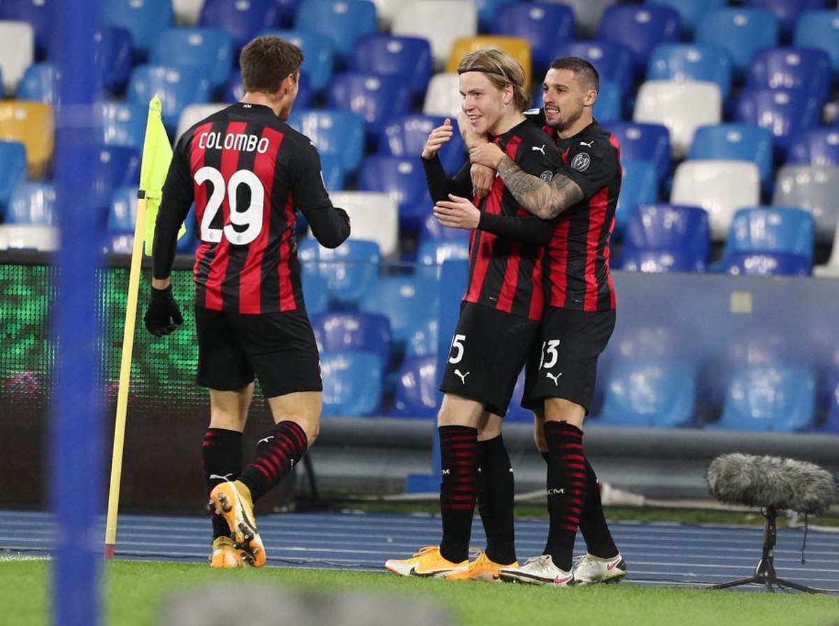 9 data-fakta usai Napoli vs AC Milan. (Foto: Getty Images/Francesco Pecoraro)