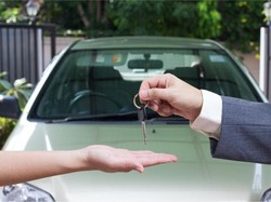 Ada Rencana Bepergian di Akhir Tahun? Lebih Aman Pakai Mobil Pribadi