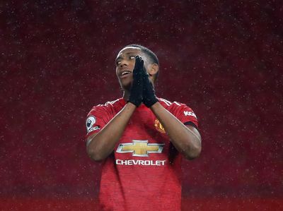 5 Striker (Pernah Top) yang Masih Nganggur