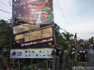 Ini Alasan Baliho Habib Rizieq di Pasuruan Diturunkan
