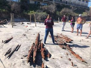 Badai Bikin Bangkai Kapal Tahun 1800-an Muncul ke Permukaan