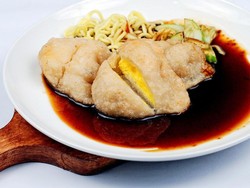 Dari Jualan di Pinggir Jalan, Kini MpekMoy Punya Omzet Puluhan Juta