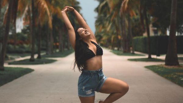 Foto: Wanita Jual Foto Fetish Kaki Berpenghasilan Rp 141 Juta, Didukung Pacar