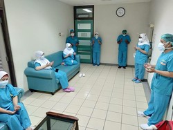 RSHS Bandung Catat Lonjakan Pasien Corona, Nakes Gelar Doa Bersama