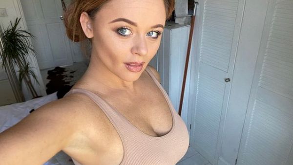 Emily Atack The Real Pelakor yang Pernah Threesome dengan Pasutri