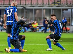 Adu Tembak, Lukaku dan Lautaro Berselebrasi Ala Call of Duty