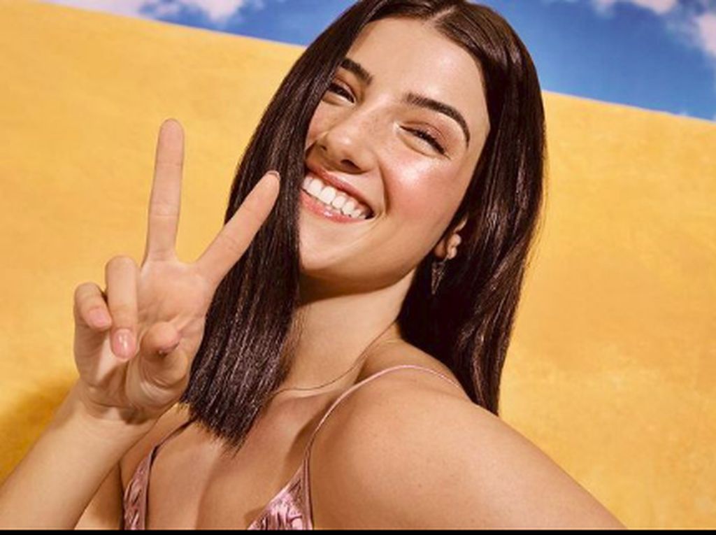 Sosok Gadis Cantik Paling Populer di Jagat TikTok Sosok Gadis Cantik Paling Populer di Jagat TikTok