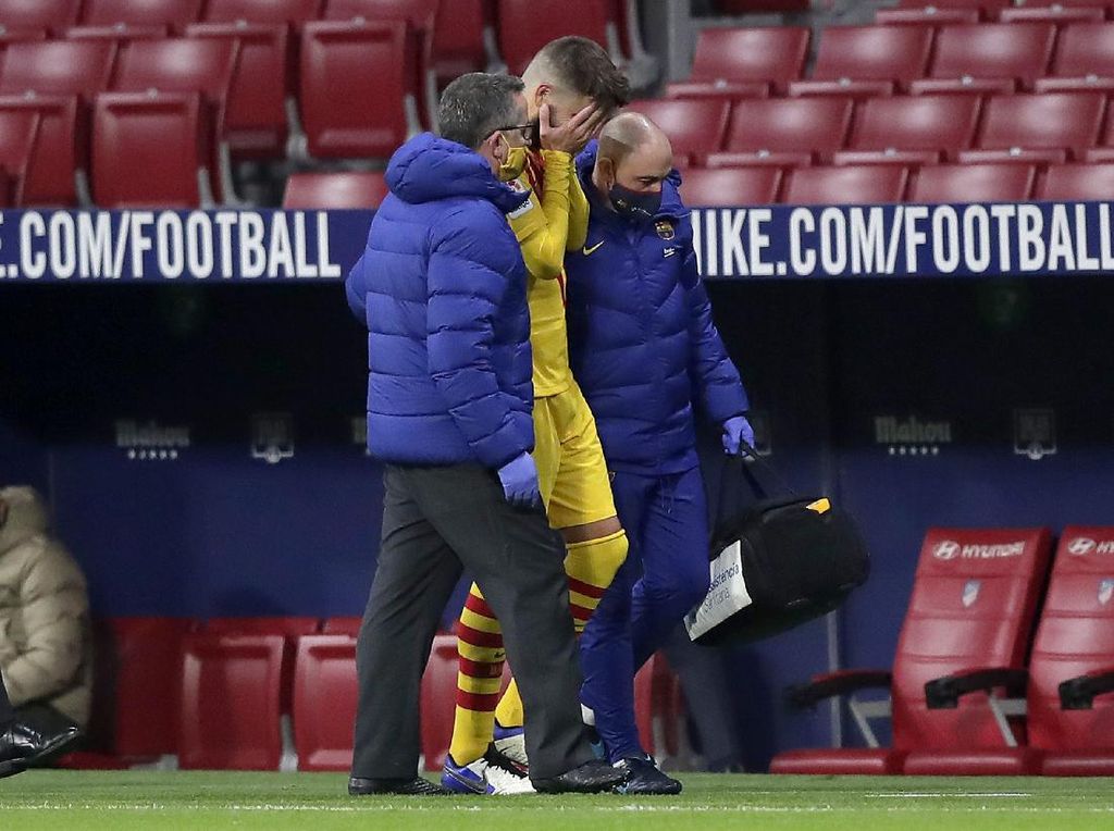 Duh, Lini Belakang Barcelona Dihantam Cedera Duh, Lini Belakang Barcelona Dihantam Cedera