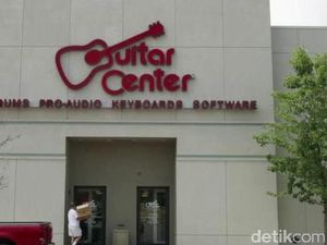 Toko Gitar Terbesar AS Bangkrut!