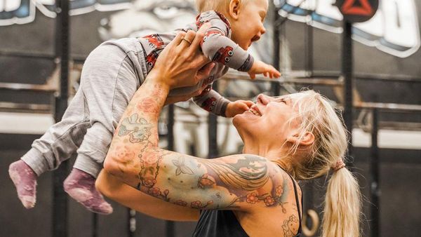 Potret Ibu-ibu Ambisius, Kembali Olahraga Sehari Setelah Melahirkan