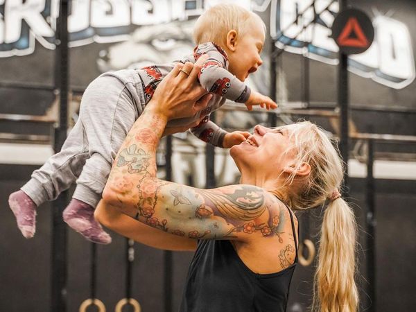 Potret Ibu-ibu Ambisius, Kembali Olahraga Sehari Setelah Melahirkan