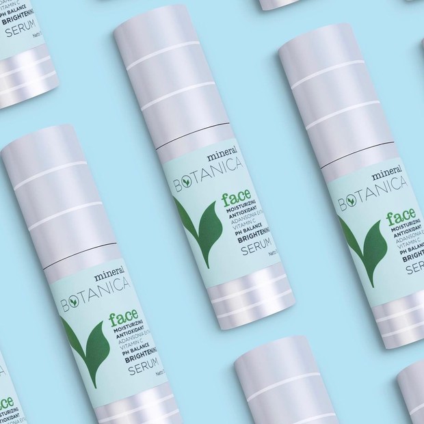 https://www.instagram.com/mineralbotanica/ Mineral Botanica Brightening Face Serum diformulasikan dengan konsentrasi adansonia ekstrak serta antioksidan dalam bentuk vitamin C dan kolagen yang cocok untuk kulit berminyak dan jerawat.