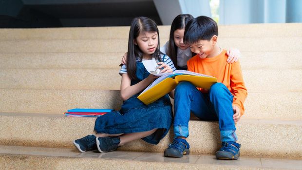 ilustrasi anak baca buku