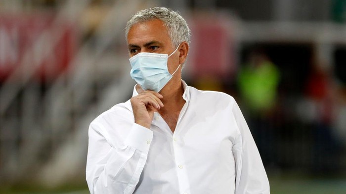 SKOPJE, MACEDONIA - SEPTEMBER 24: Jose Mourinho, Manager of Tottenham Hotspur looks on prior to the UEFA Europa League third round qualifying match between Shkendija and Tottenham Hotspur at National Arena Todor Proeski on September 24, 2020 in Skopje, Macedonia. Football Stadiums around Europe remain empty due to the Coronavirus Pandemic as Government social distancing laws prohibit fans inside venues resulting in fixtures being played behind closed doors. (Photo by Srdjan Stevanovic/Getty Images)