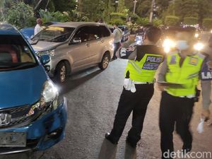 Sebuah Mobil Tabrak 2 Taksi di Kawasan Simpang Lima Semarang